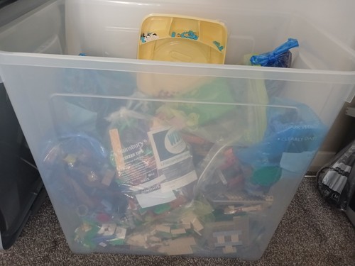 Assortment lego bricks - an,