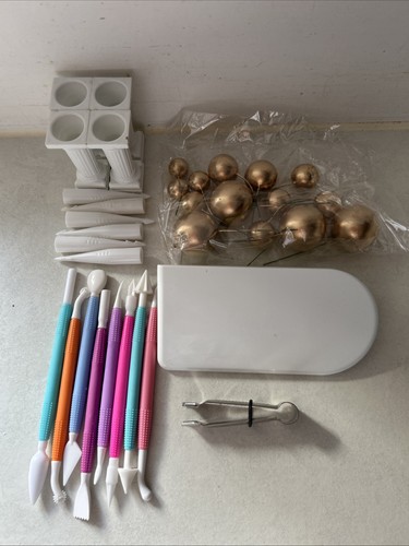 Cake decorating joblot - cake,