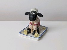 Shaun the Sheep on Cheese Plate Figurine – Wallace & Gromit – 8cm – GUC 