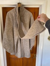 Women's Wool Cape Size L Scarf