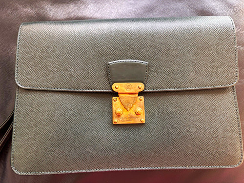 Louis vuitton pochette epi - vuitton,