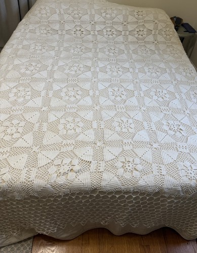 Vintage hand crochet coverlet - crochet,