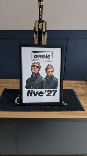 Oasis live framed - 27,