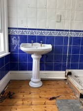 ‘Vintage’ Bathroom Sink with Westminster taps