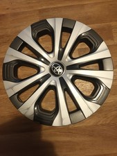 Toyota prius wheel trim hub