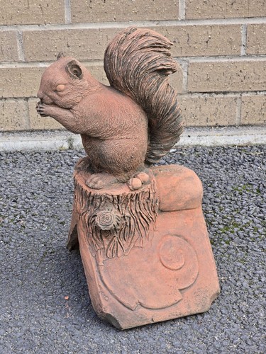 Squirrel roof finial - roof,
