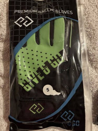 Gaelic gloves youth give - gaelic,