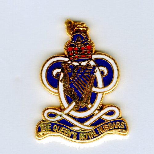 Enamel lapel badge queens - lapel,