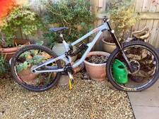 SARACEN MYST PRO DOWNHILL MTB BIKE. DAMAGED