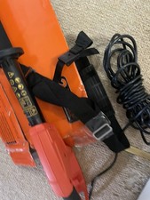 Black & Decker 51cm 550W Electric Pole Hedge Trimmer Extendable Telescopic