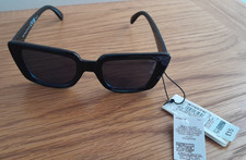 New/Tagged Ladies Sunglasses