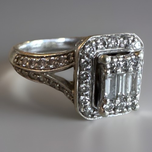 9ct white gold 375 - white,
