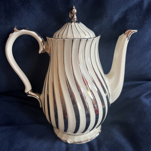 Lovely vintage sadler - lovely, england