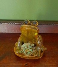 Yare pottery frog