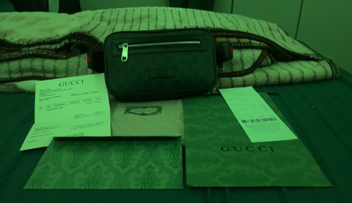 Gucci black leather bumbag - black,