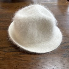 Ladies 80% Angora Blend trilby flowerpot style hat In White Colour