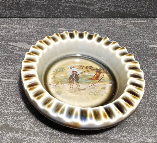Vintage round ashtray wade - round, by