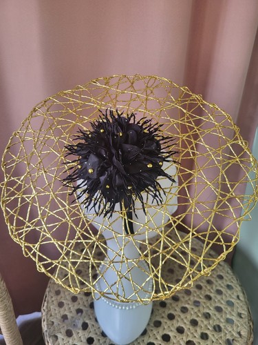 Gold weaved fascinator disc - ,