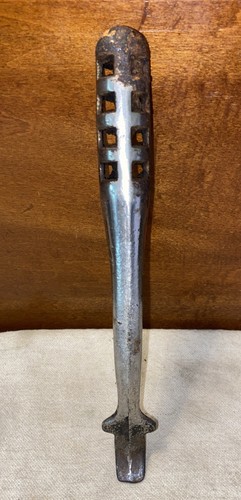 Antique cast iron wood - 9”,