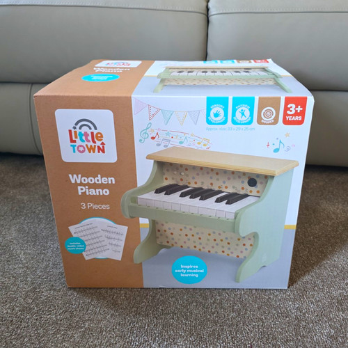 Little town wooden - little, piano