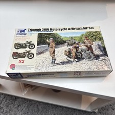 Bronco Models CB35035 1:35 Triumph 3HW Motorcycle with MP Figure Set