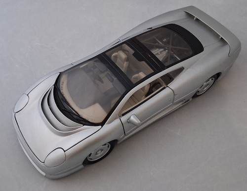 1992 jaguar xj220 diecast - 1992, 1:18