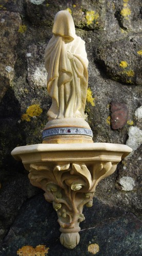 The tudor gate momento mori - the,