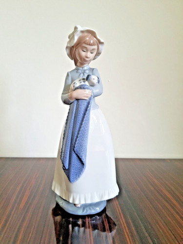 Vintage nao lladro girl - lladro,