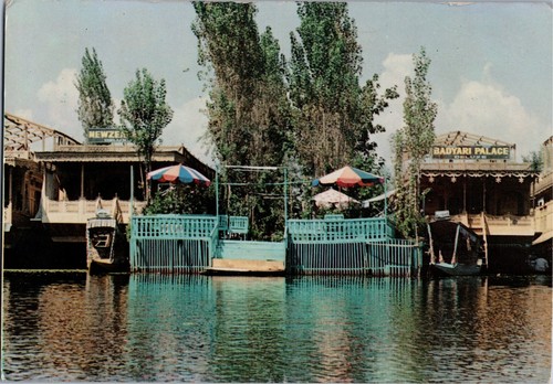 Postcard house boats - boats, on