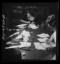 Photo:1930s Women Writing