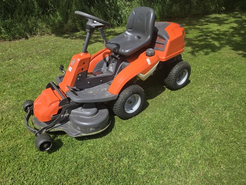 Husqvarna r213c ride mower - on,