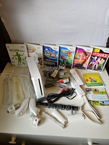 Nintendo wii white console - nintendo,