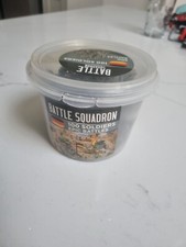 Battle squadron 100 soldiers Plastic toys , German Soldiers