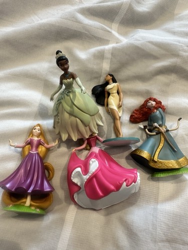 Disney princess figures cake - disney,