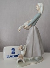 Lladro Figurine LADY WITH