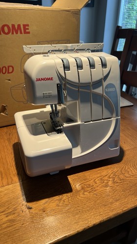 Janome 9200d overlocker - janome,
