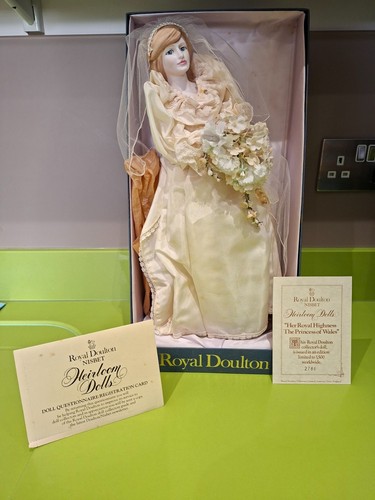 Royal doulton nisbet heirloom - royal,
