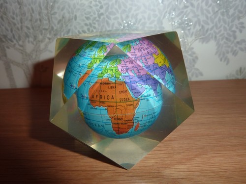 Vintage lucite floating world - vintage,