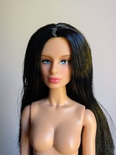 Xian Xian Articulated Fashion