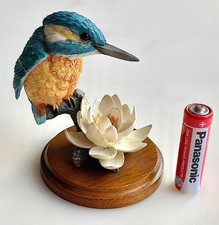 VINTAGE COUNTRY ARTISTS KINGFISHER WITH WATERLILY 01537 FIGURE 2000