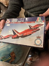Taller Model Kit - Red Arrows Hawker Jet