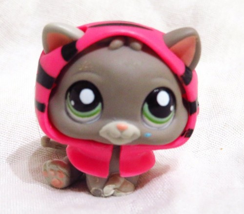 Littlest pet - littlest,