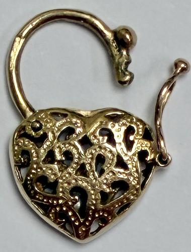 9ct yellow gold filigree - “9ct,