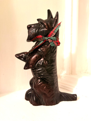 Vintage cast iron scottie dog - cast,