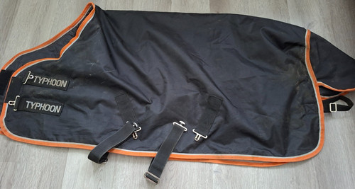 Shires typhoon black with - typhoon,