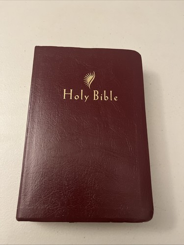 Holy bible tyndale - new, living