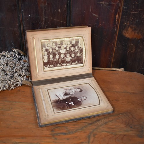 Victorian family photograph - family,