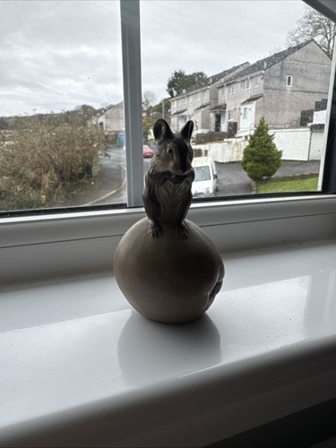 Poole pottery mouse - poole, fruit