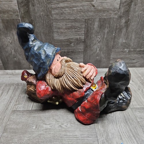 Charming resting gnome - charming,