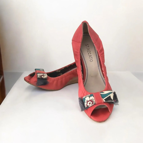 Staccato red leather open peep - red,